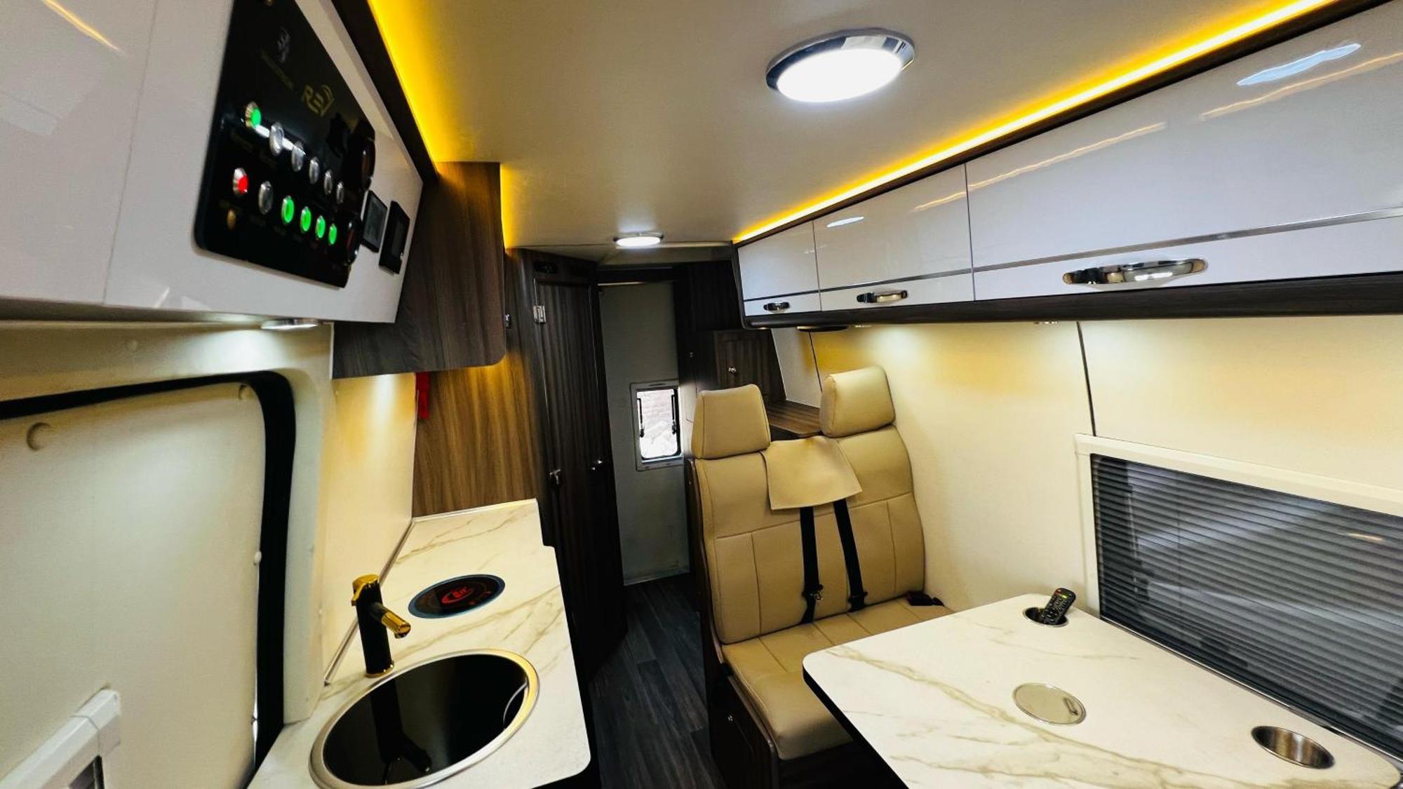 מלון קוסקו Ford Transit Campervan מראה חיצוני תמונה